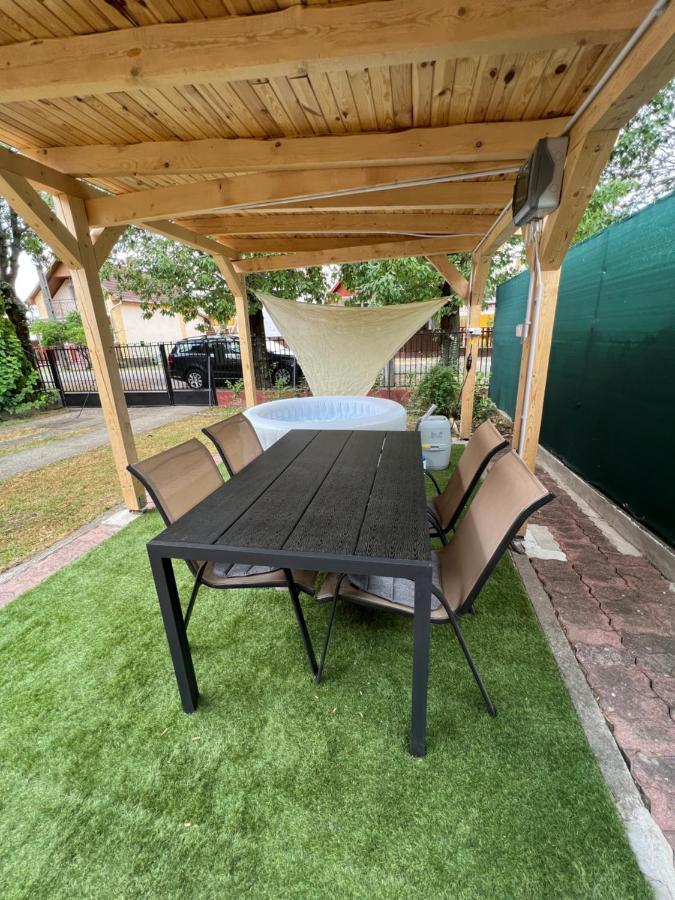 فيلا Sparkling Time Apartman Hajdúszoboszló المظهر الخارجي الصورة